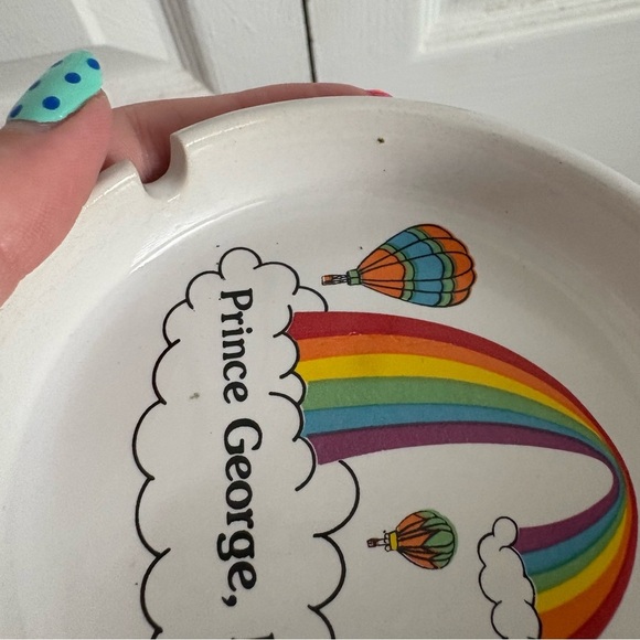 Vintage Prince George, B.C. Rainbow Hot Air Balloon Ashtray - Picture 3 of 3